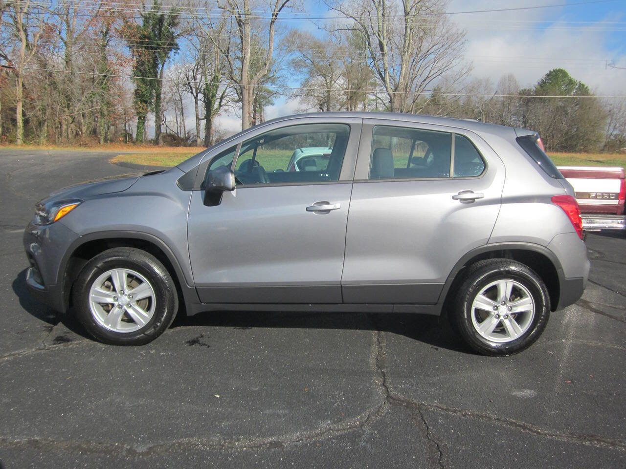 Used 2020 Chevrolet Trax LS image 1