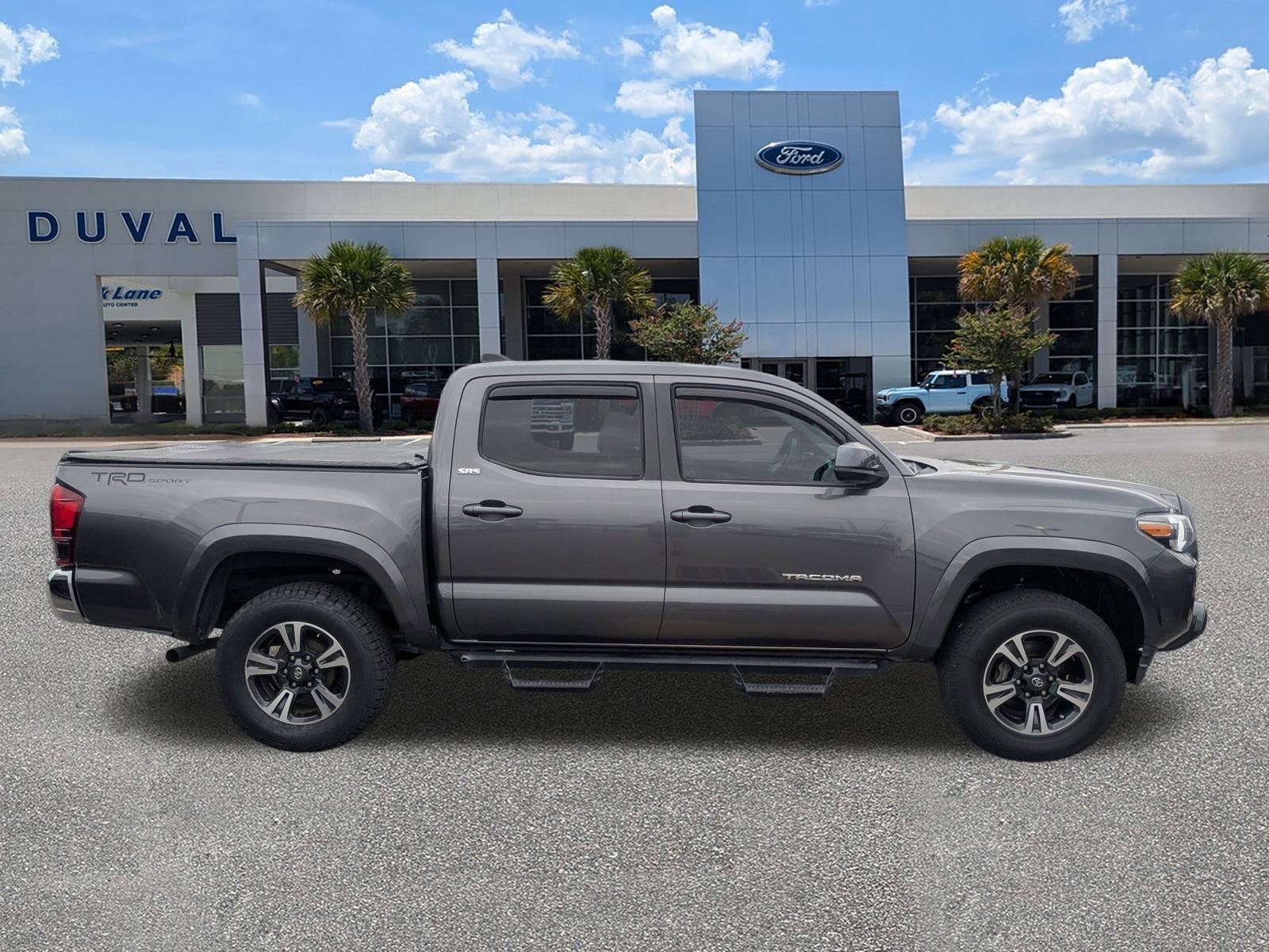 Used 2019 Toyota Tacoma SR5 image 3