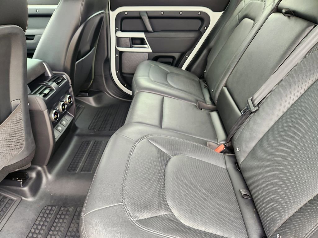 Used 2023 Land Rover Defender 110 S image 33