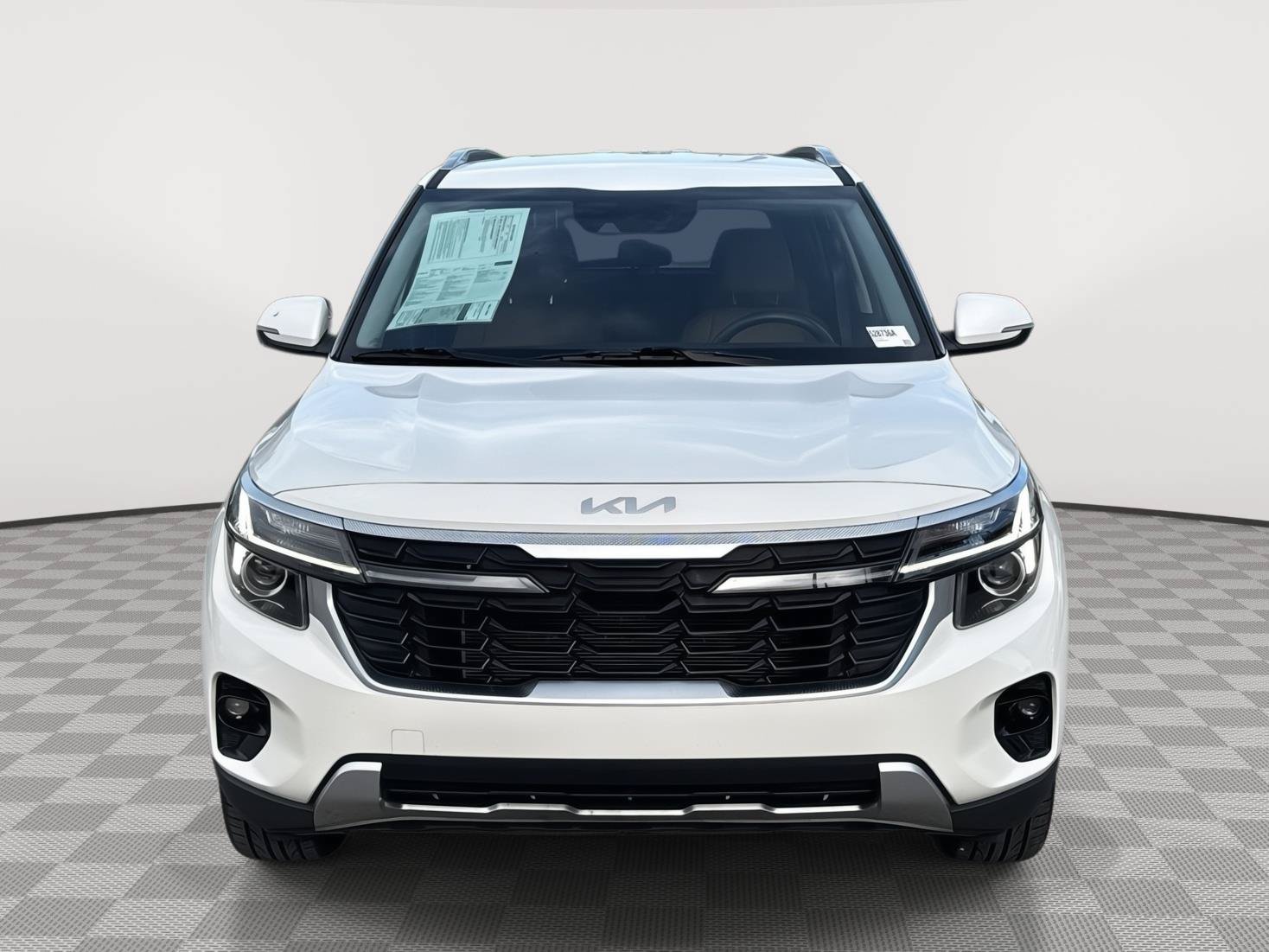 Used 2024 Kia Seltos EX FWD image 2