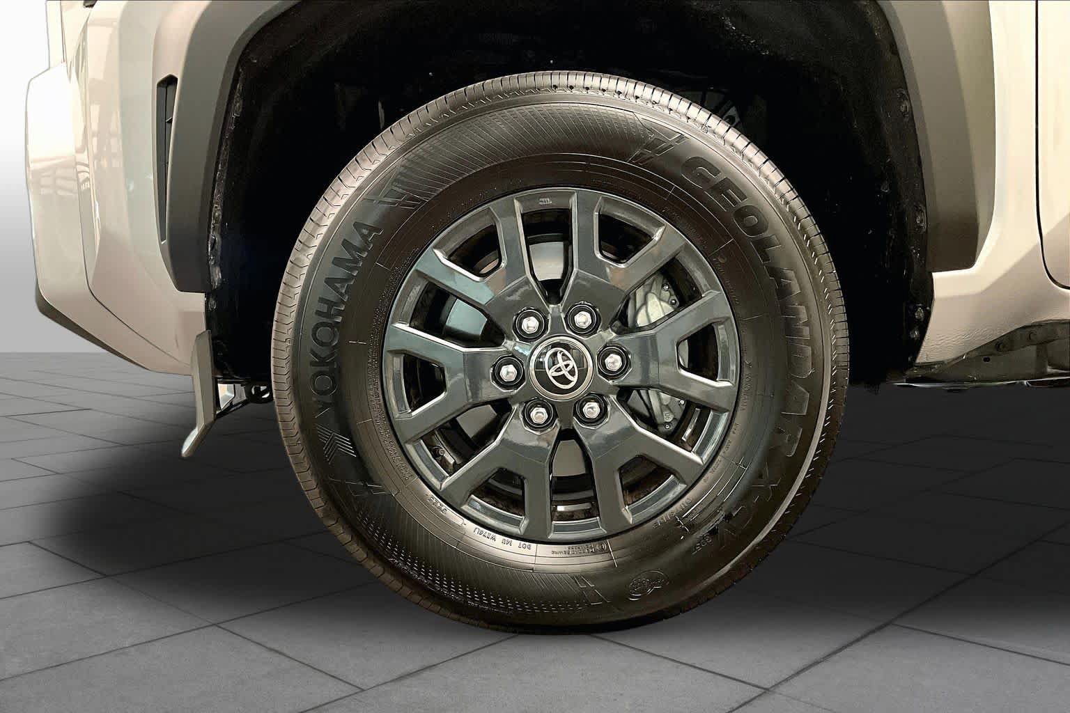 Used 2025 Toyota 4Runner SR5 RWD image 10
