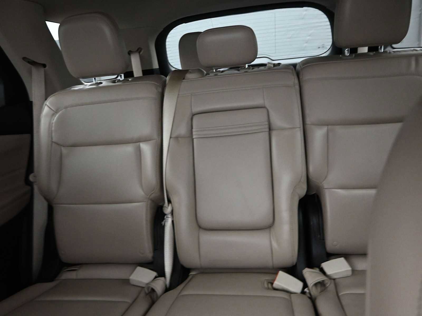 Used 2022 Ford Explorer XLT w/ Equipment Group 202A image 16