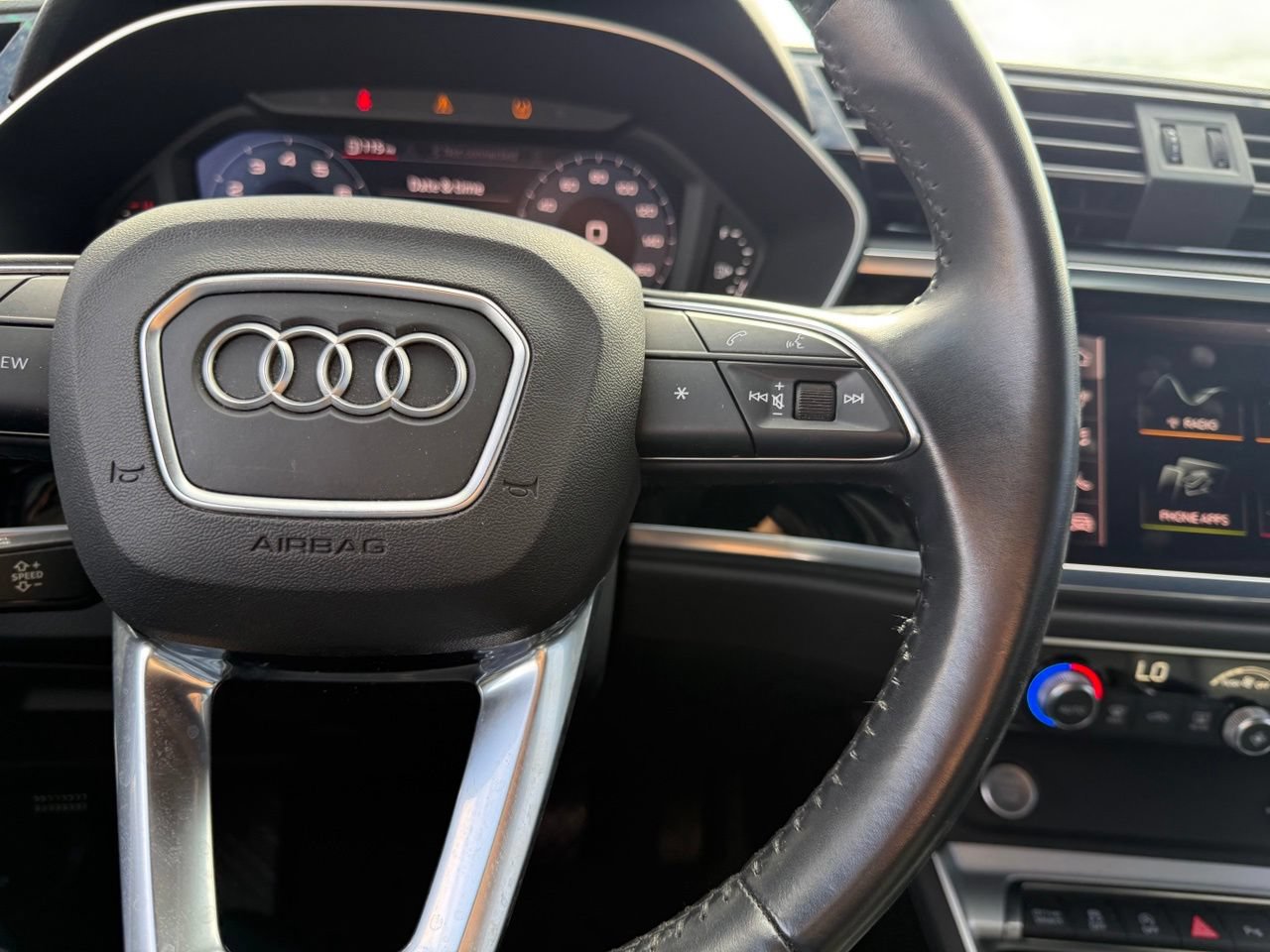 Used 2020 Audi Q3 2.0T Premium Plus w/ Premium Plus Package AWD/4WD image 19