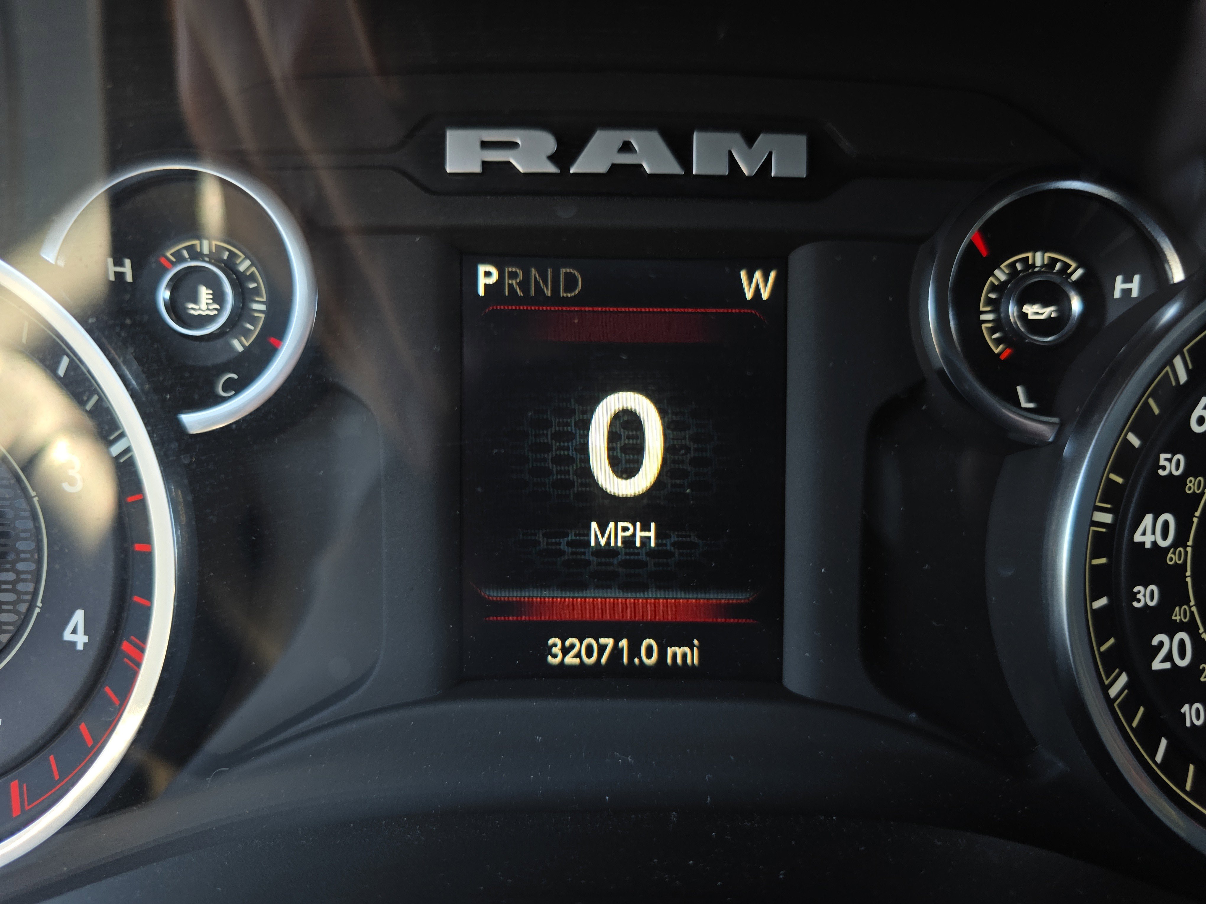 Used 2024 RAM 3500 Tradesman w/ Chrome Appearance Group AWD/4WD image 23