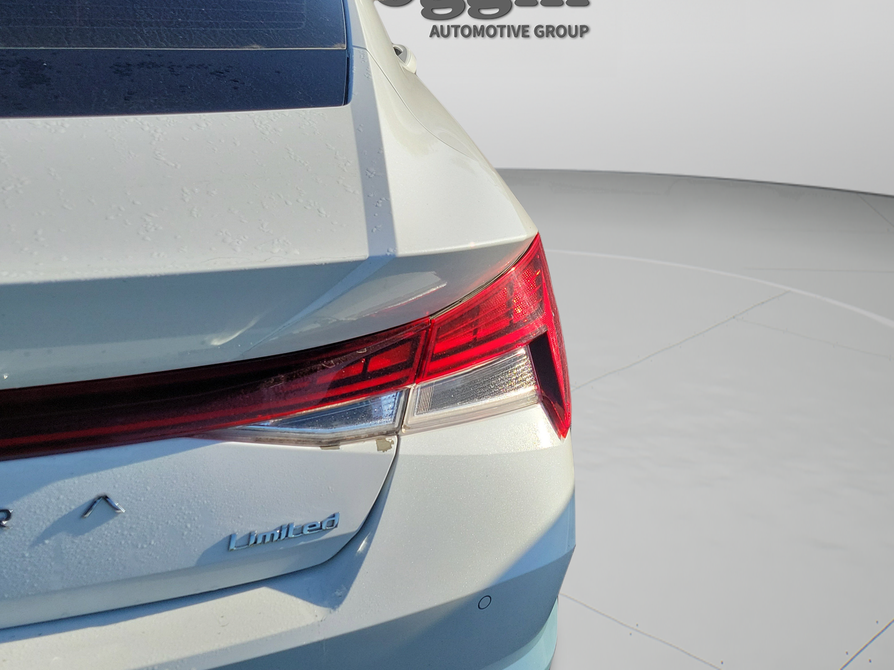 Used 2022 Hyundai Elantra Limited FWD image 19