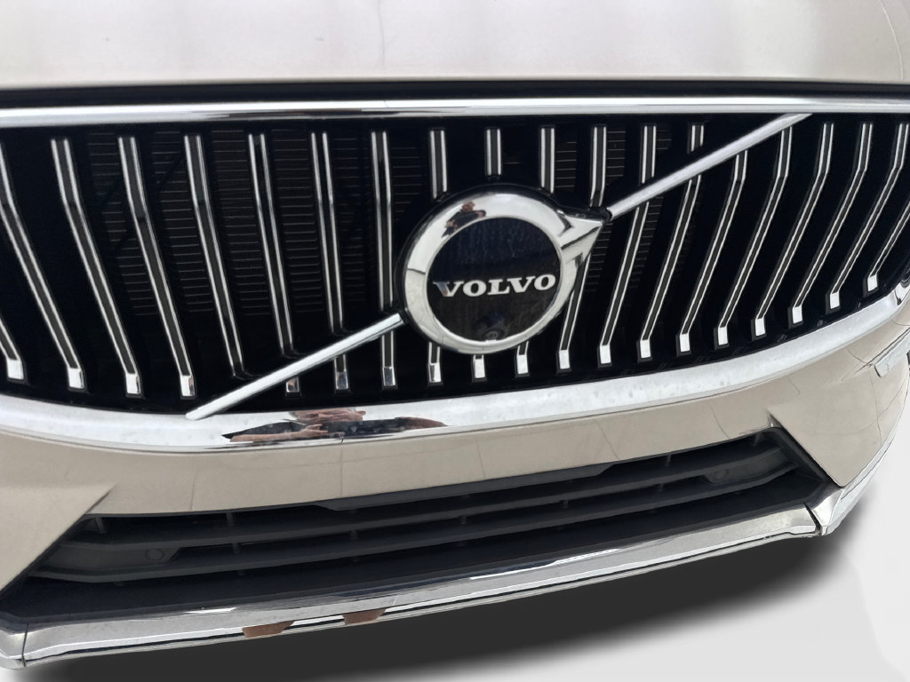Used 2023 Volvo XC60 B5 Plus FWD image 27