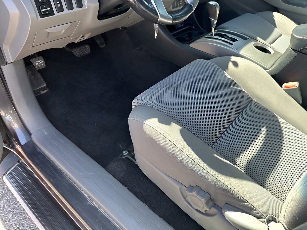 Used 2013 Toyota Tacoma PreRunner w/ TRD Sport Pkg image 26