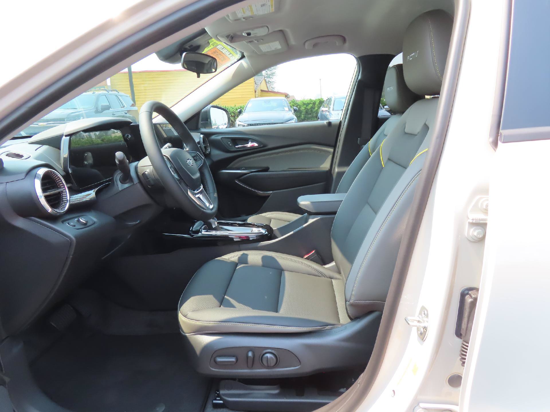 New 2026 Chevrolet Trax ACTIV w/ Driver Confidence Package FWD image 14