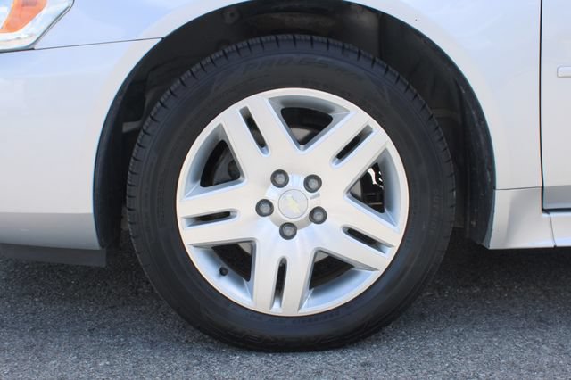 Used 2013 Chevrolet Impala LT w/ LT Sunroof Package FWD image 28