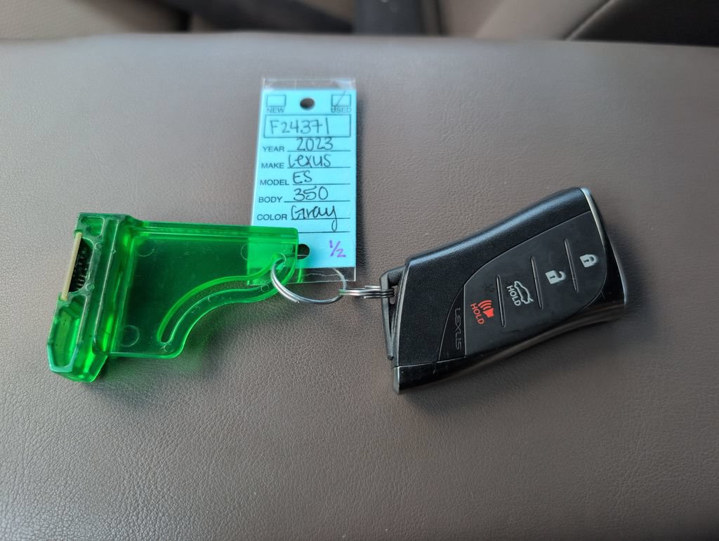 Used 2023 Lexus ES 350 w/ Accessory Package (Z1) FWD image 16
