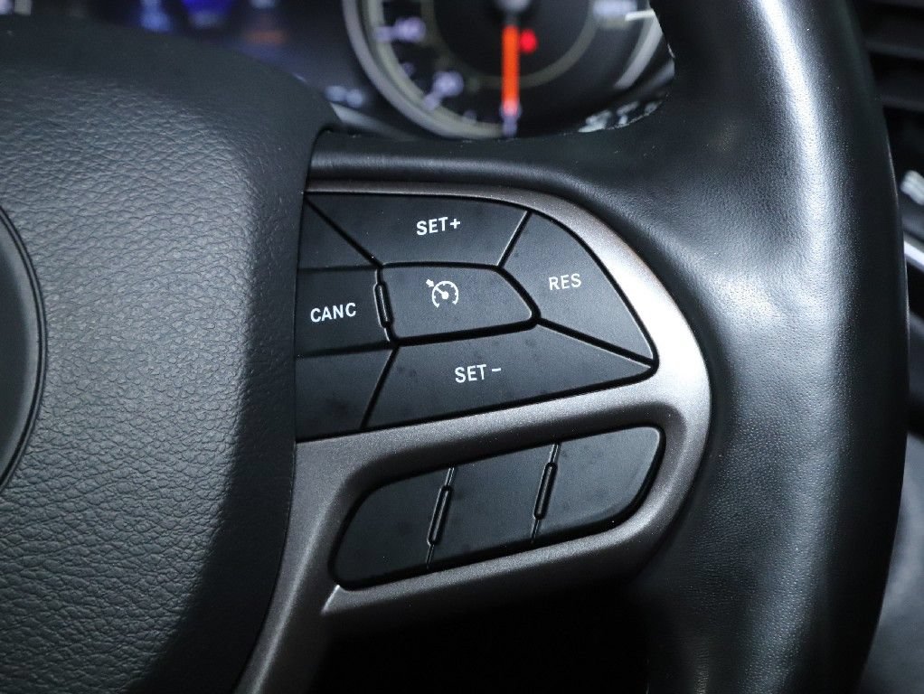 Used 2020 Jeep Cherokee Limited AWD/4WD image 24