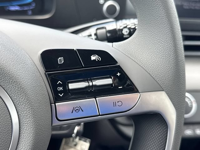 New 2026 Hyundai Elantra SE FWD image 24
