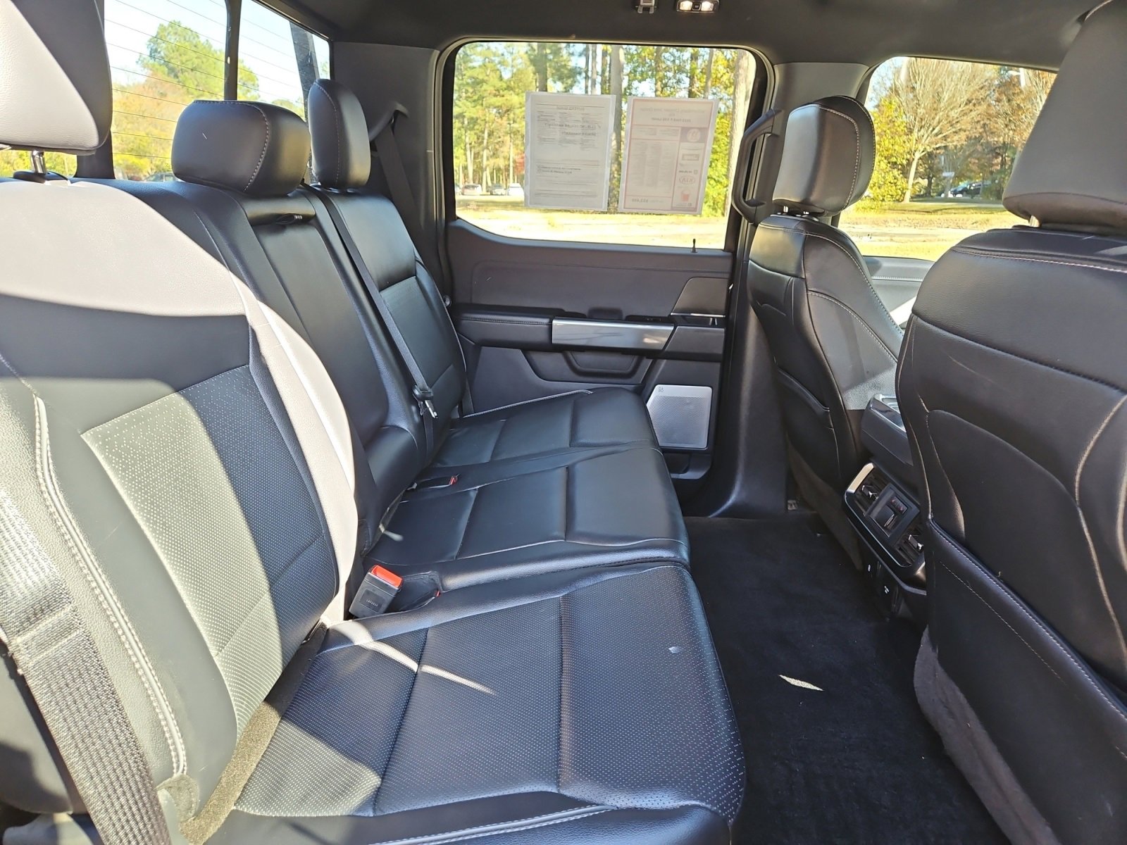 Used 2022 Ford F150 Lariat w/ Equipment Group 502A High image 17