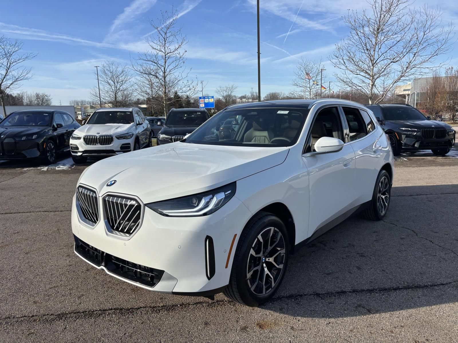Used 2026 BMW X3 xDrive30i w/ Convenience Package AWD/4WD image 3