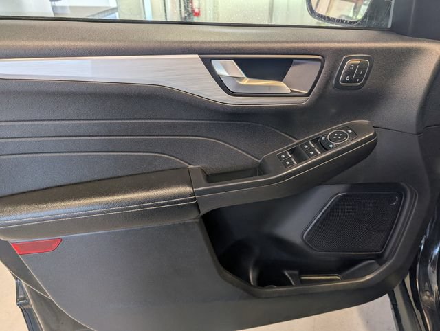 Certified 2024 Ford Escape Platinum AWD/4WD image 13