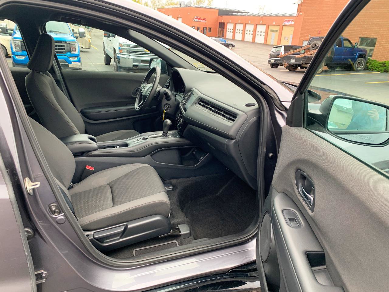Used 2019 Honda HR-V Sport image 12