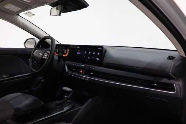Used 2025 Kia K4 LXS image 16