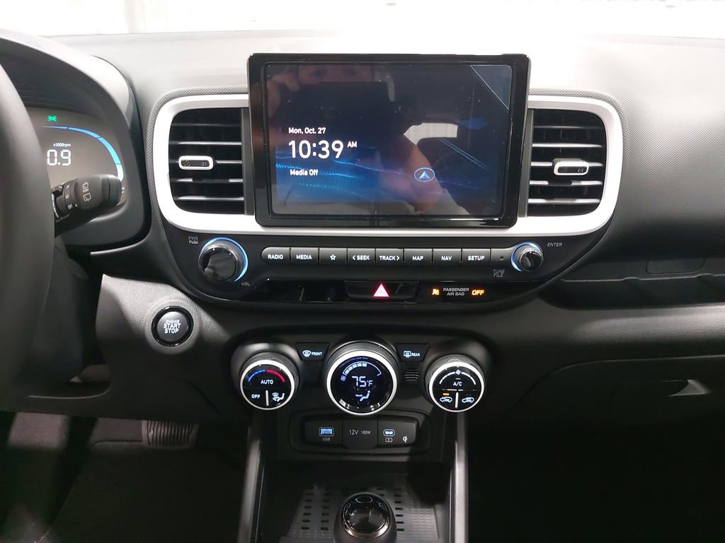 New 2025 Hyundai Venue Limited image 19