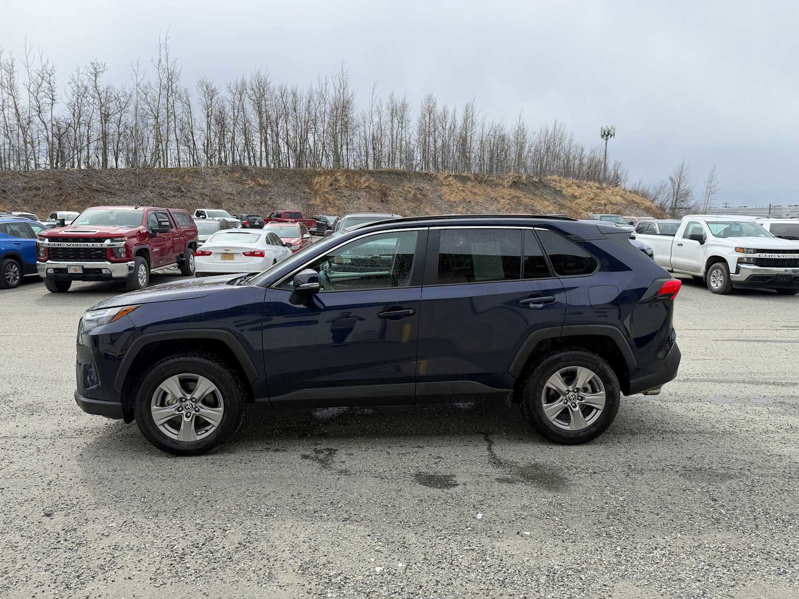 Used 2025 Toyota RAV4 XLE AWD/4WD image 2