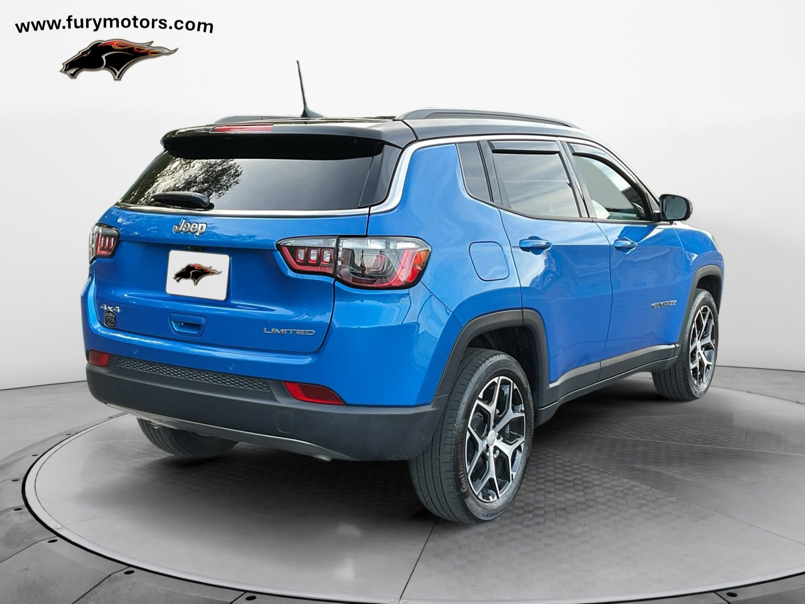 Used 2024 Jeep Compass Limited image 3