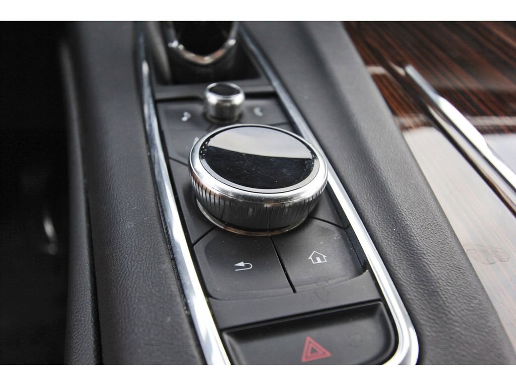 Used 2023 Cadillac Escalade ESV Premium Luxury RWD image 27