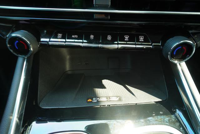 Used 2024 Chevrolet Traverse RS image 14