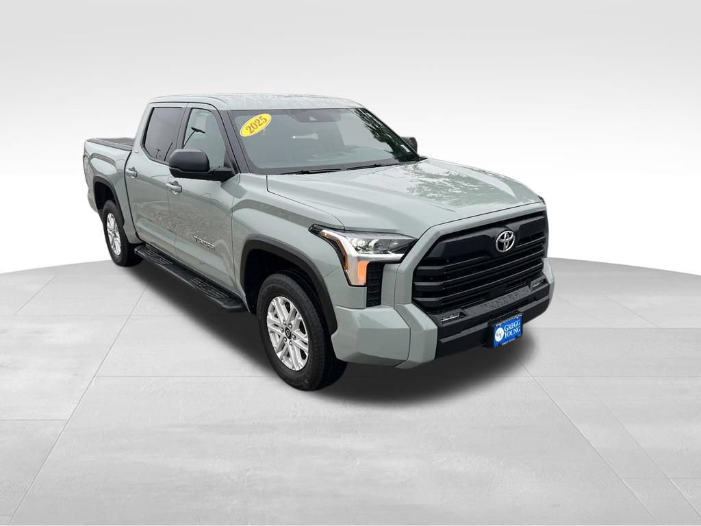Used 2025 Toyota Tundra SR5 w/ SR5 Premium Package AWD/4WD image 9