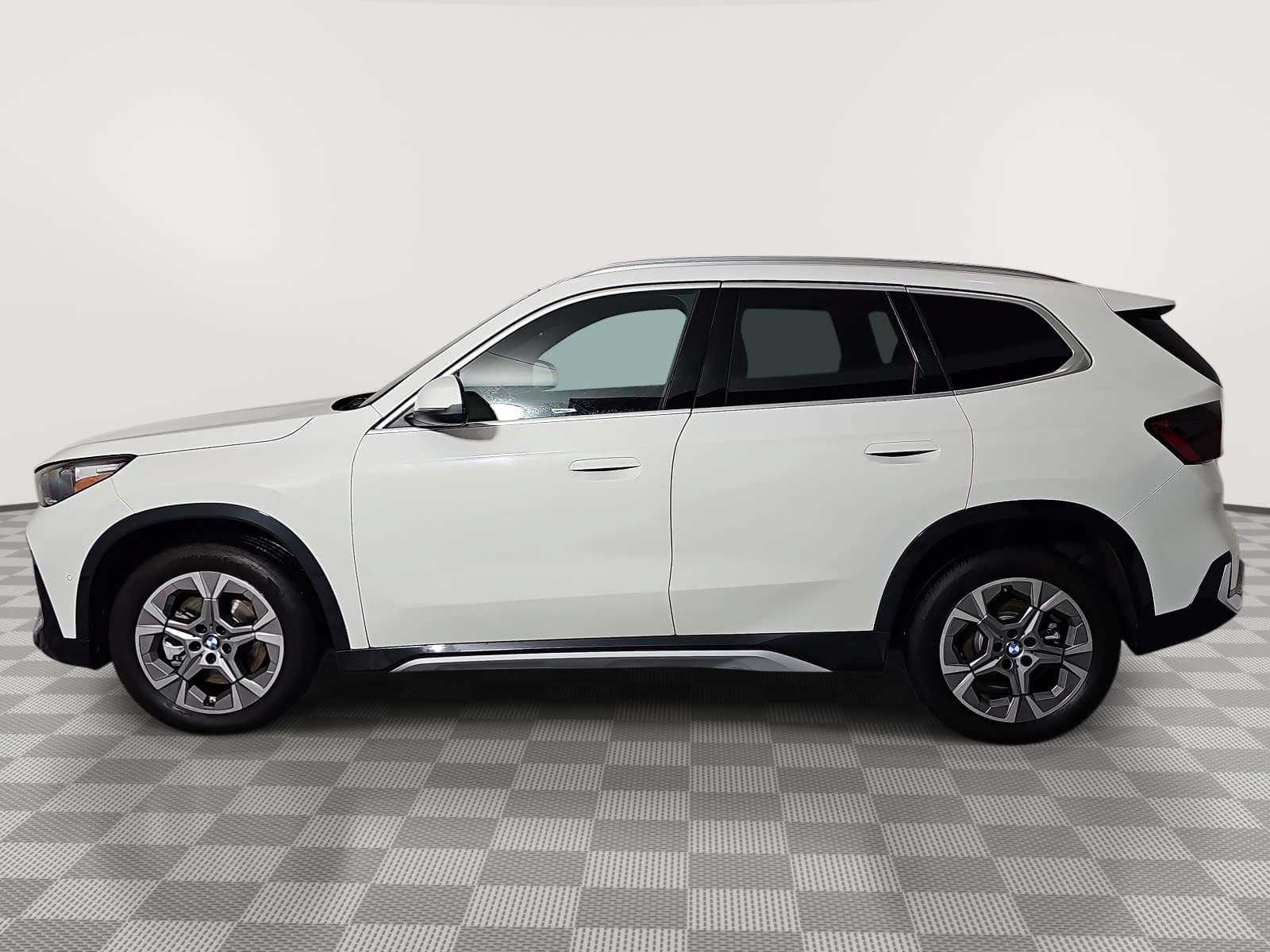 Used 2026 BMW X1 xDrive28i AWD/4WD image 5