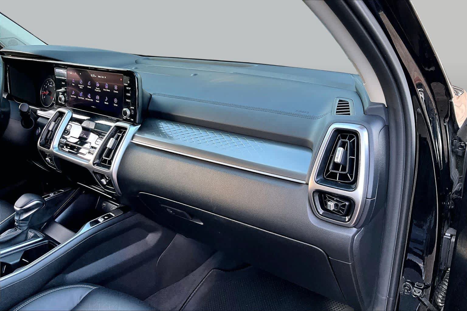 Used 2022 Kia Sorento S w/ Panoramic Sunroof Package FWD image 19