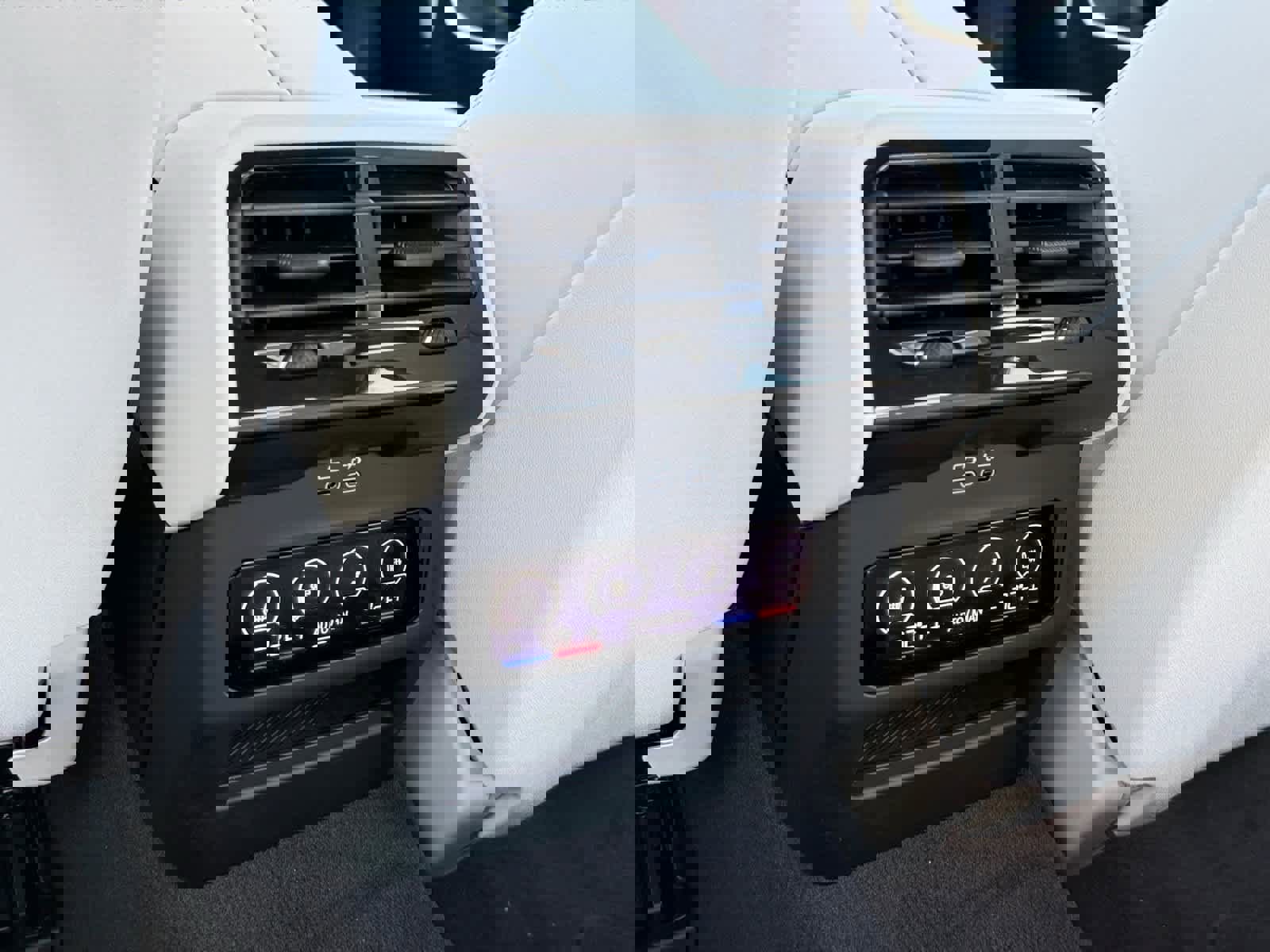 New 2026 BMW 530i xDrive w/ Executive Package image 33