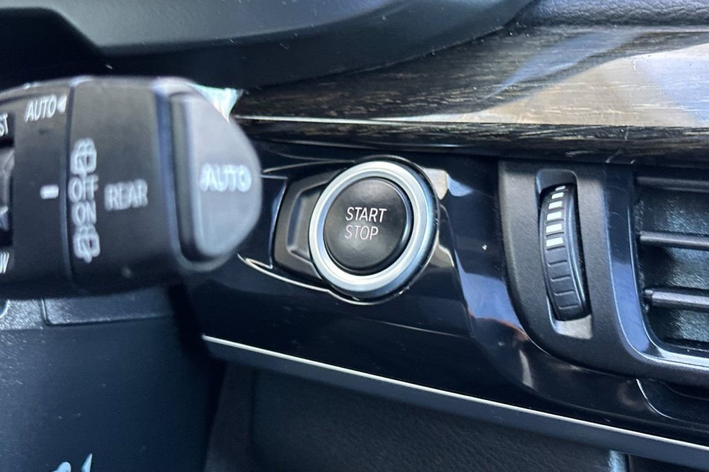 Used 2018 BMW X5 xDrive40e image 25