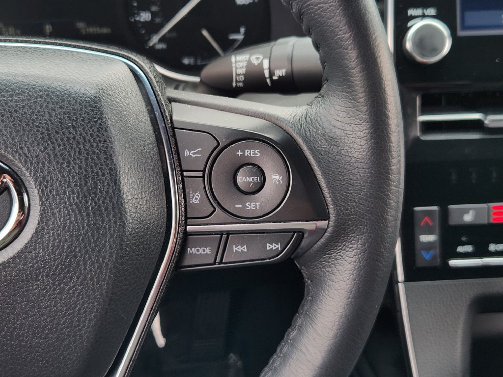Used 2022 Toyota Avalon XLE FWD image 18