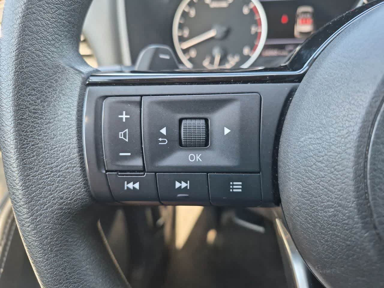 Used 2023 Nissan Rogue SV AWD/4WD image 23