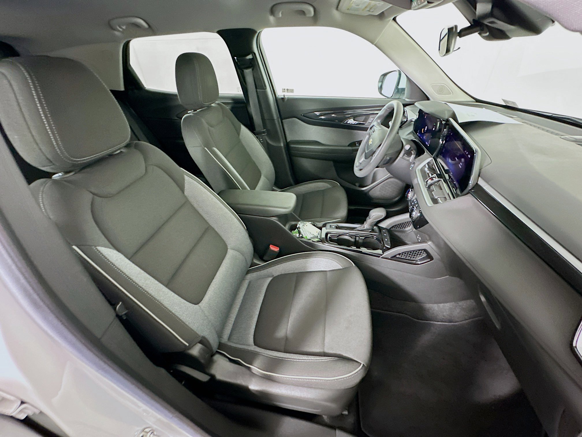 Used 2024 Chevrolet TrailBlazer LT image 28