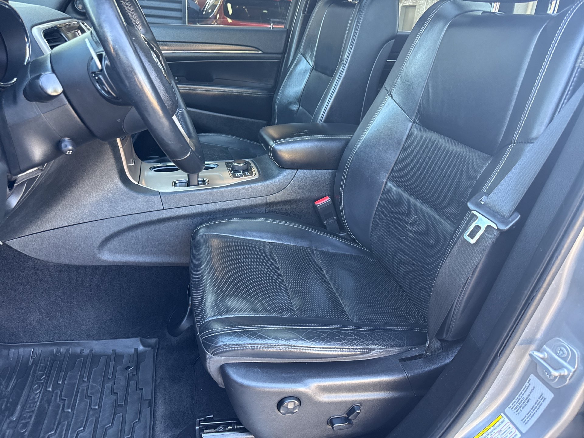 Used 2015 Jeep Grand Cherokee Limited AWD/4WD image 13