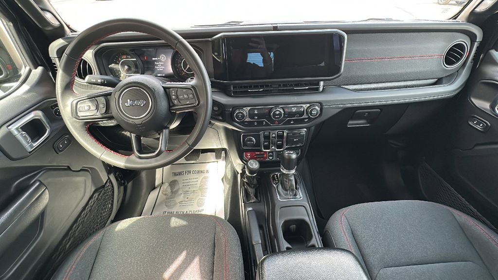 Used 2024 Jeep Wrangler Rubicon image 17