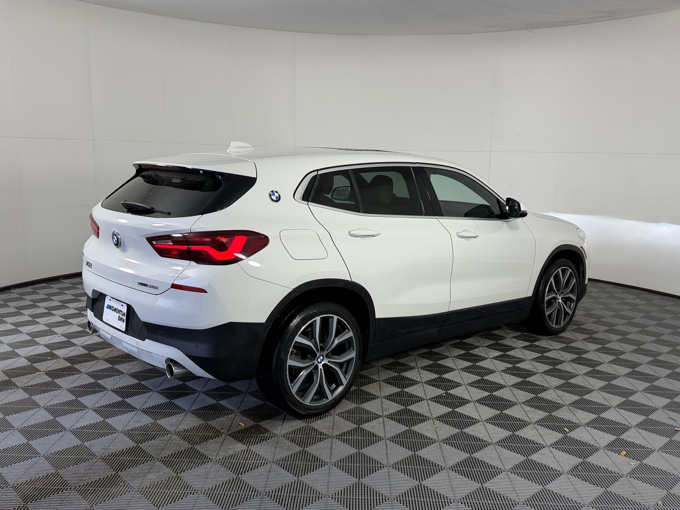 Used 2022 BMW X2 sDrive28i w/ Convenience Package image 9