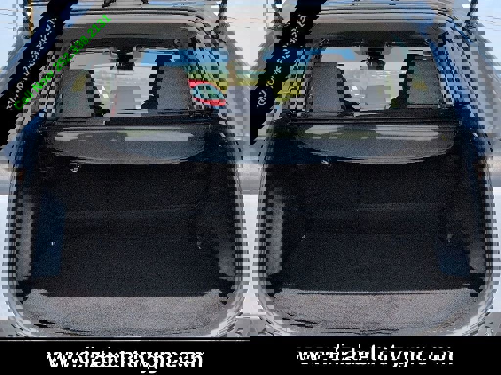 Used 2022 Toyota RAV4 XLE w/ Convenience Package image 14