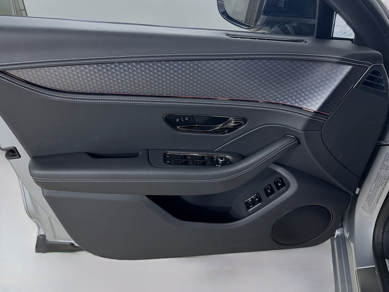 New 2026 Bentley Flying Spur V8 AWD/4WD image 18