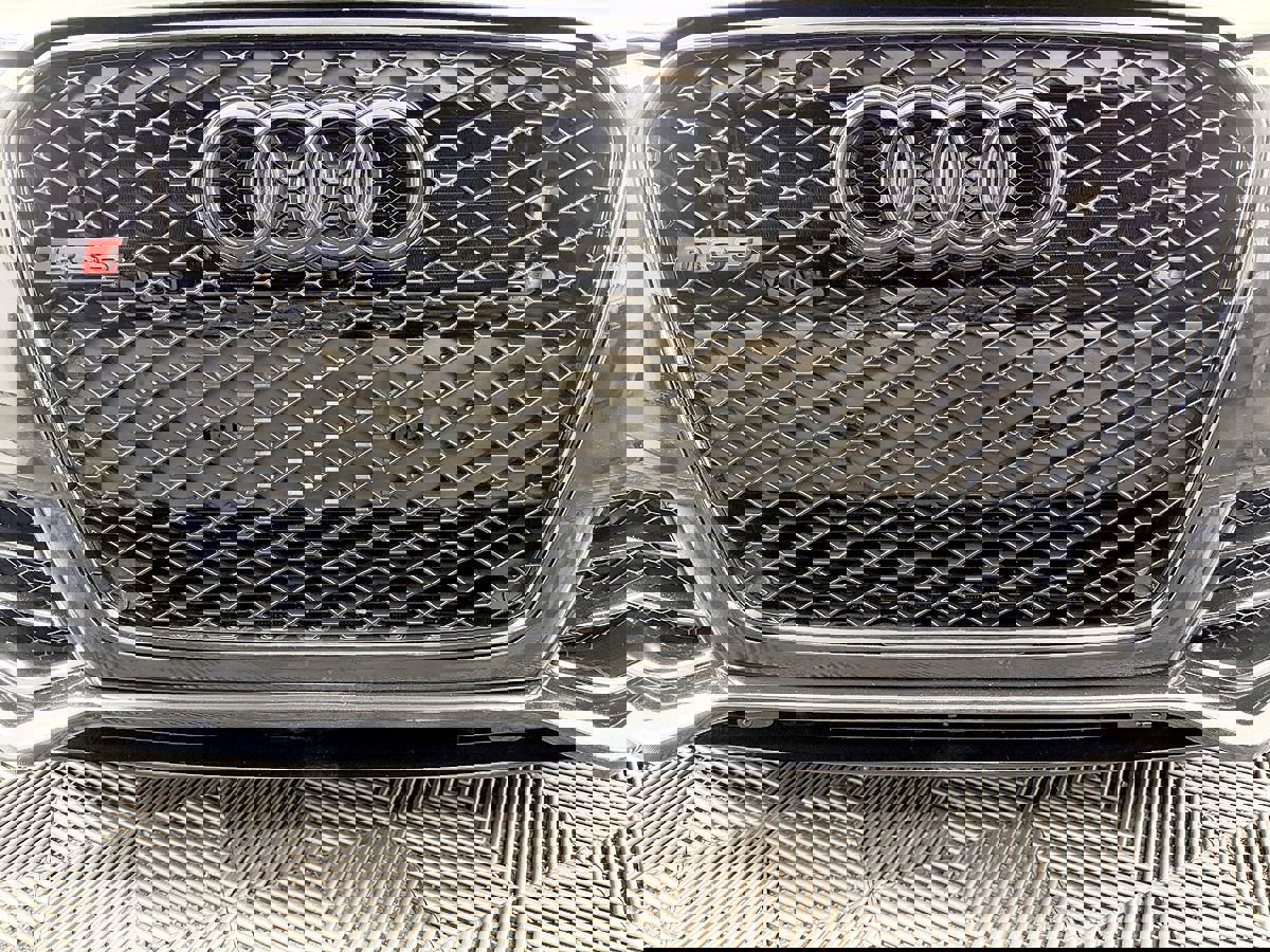 Used 2015 Audi RS 5 Coupe w/ Black Optic Plus Package AWD/4WD image 22