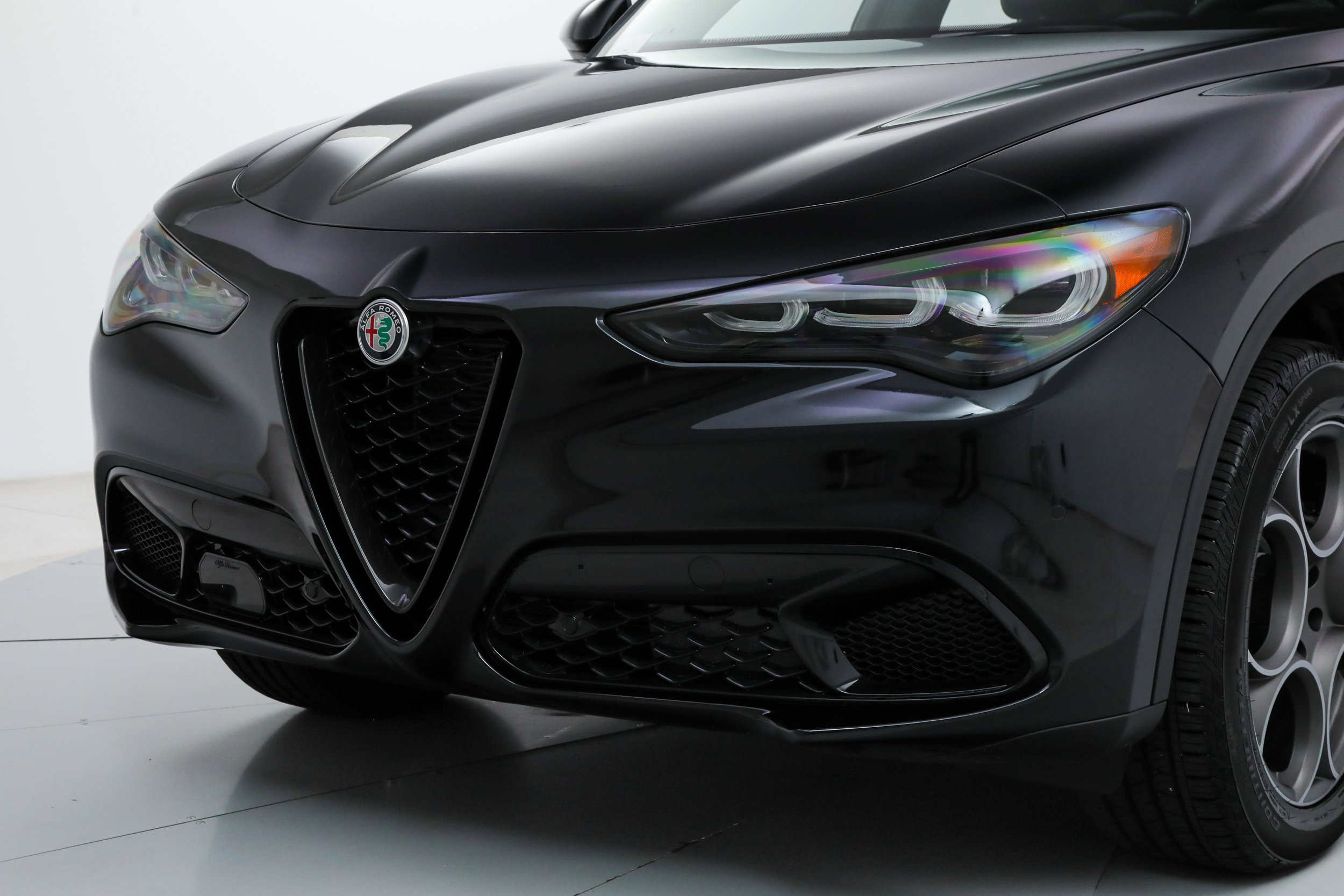 New 2026 Alfa Romeo Stelvio Sprint w/ Convenience Package AWD/4WD image 9