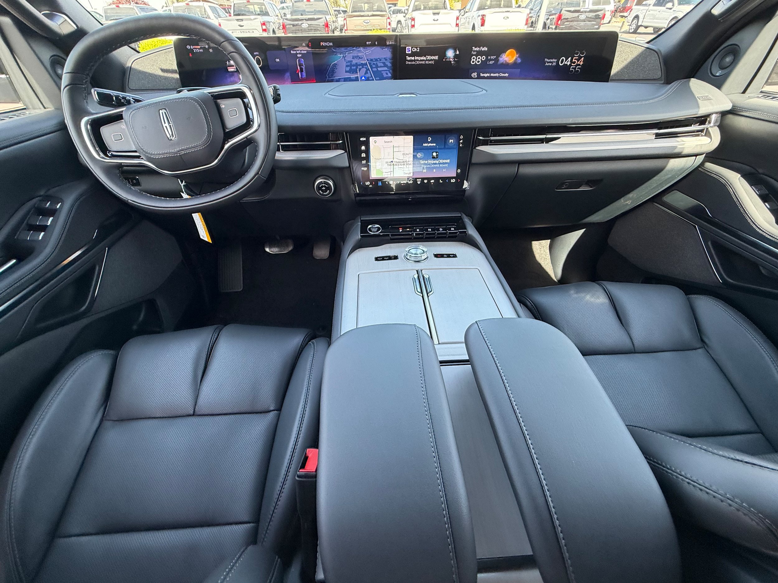 New 2026 Lincoln Navigator Reserve w/ Jet Appearance Package AWD/4WD image 16