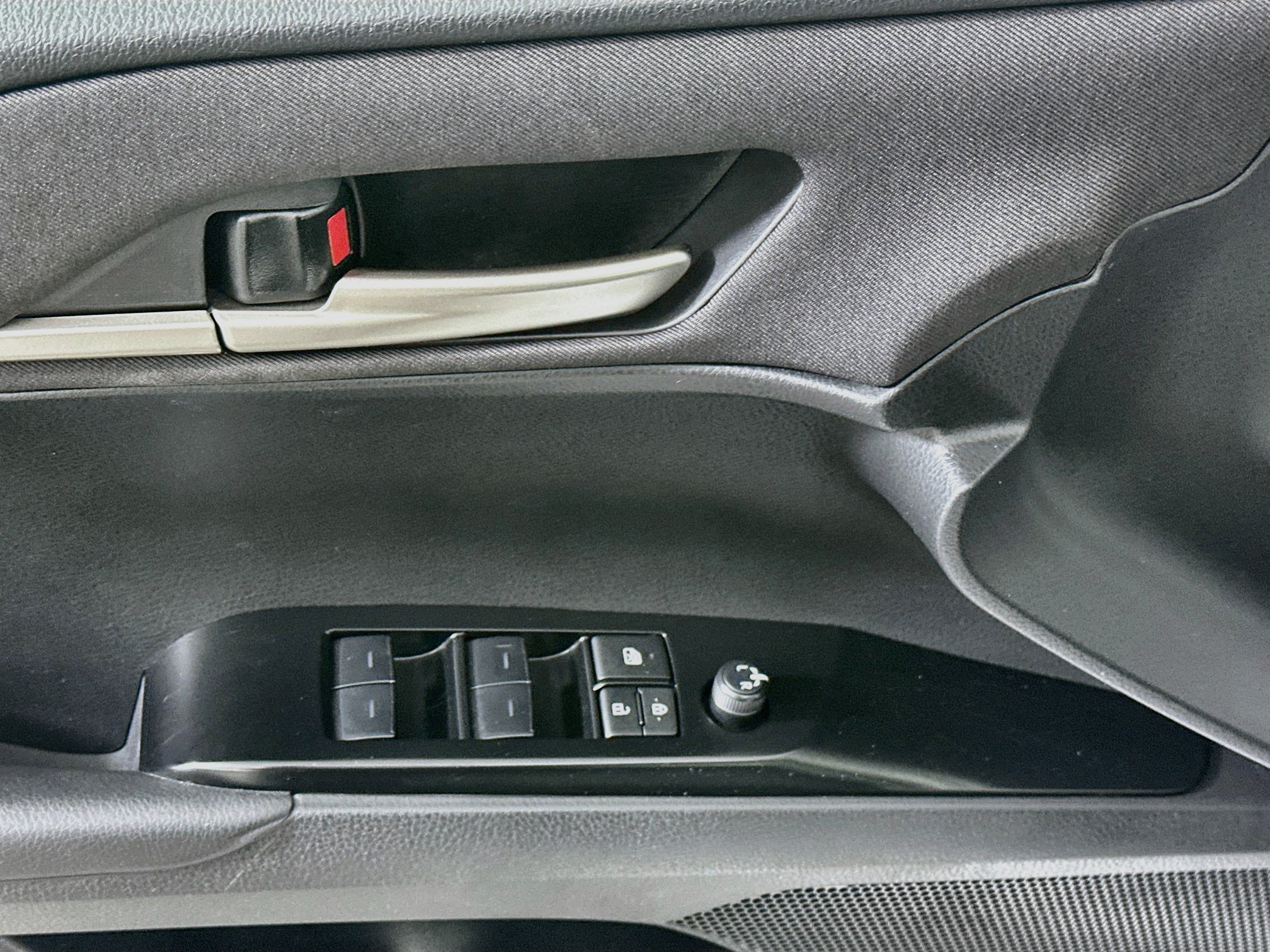 Used 2025 Toyota Camry LE FWD image 15