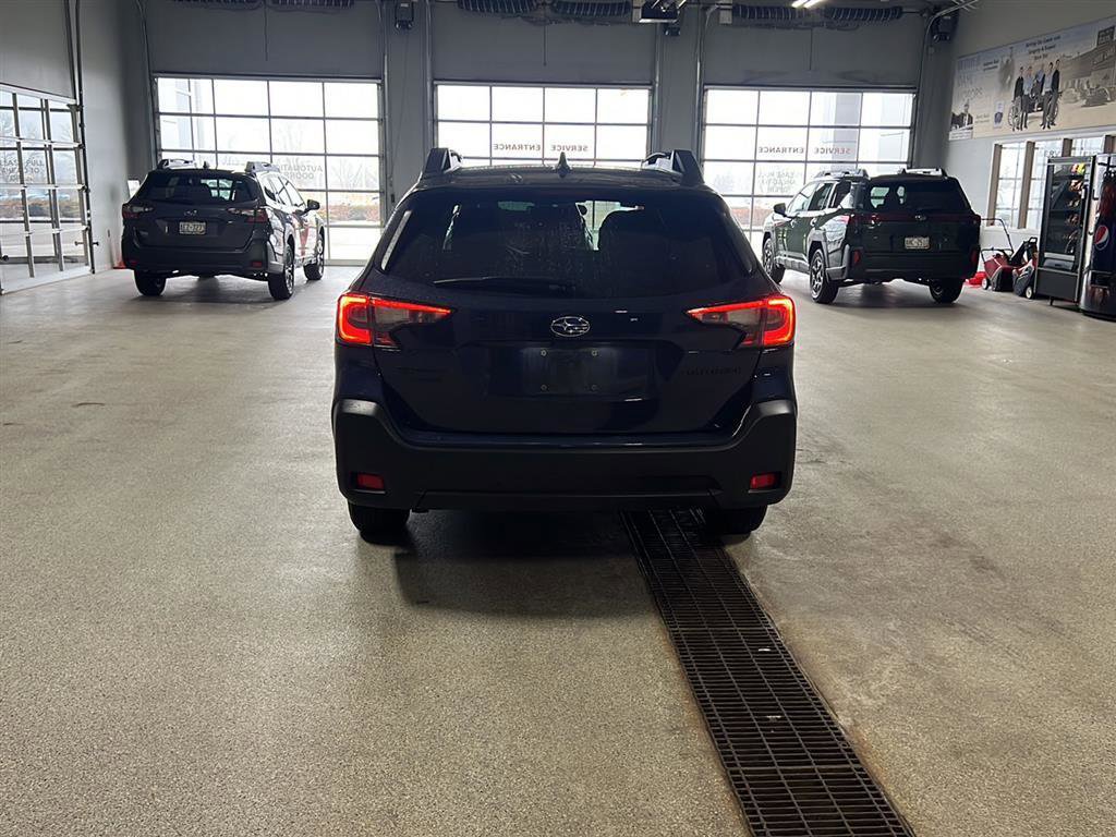 Used 2023 Subaru Outback Onyx Edition image 9