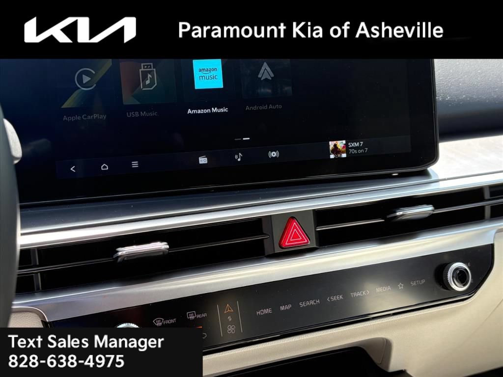 Certified 2025 Kia Sorento EX w/ Panoramic Sunroof Package AWD/4WD image 12