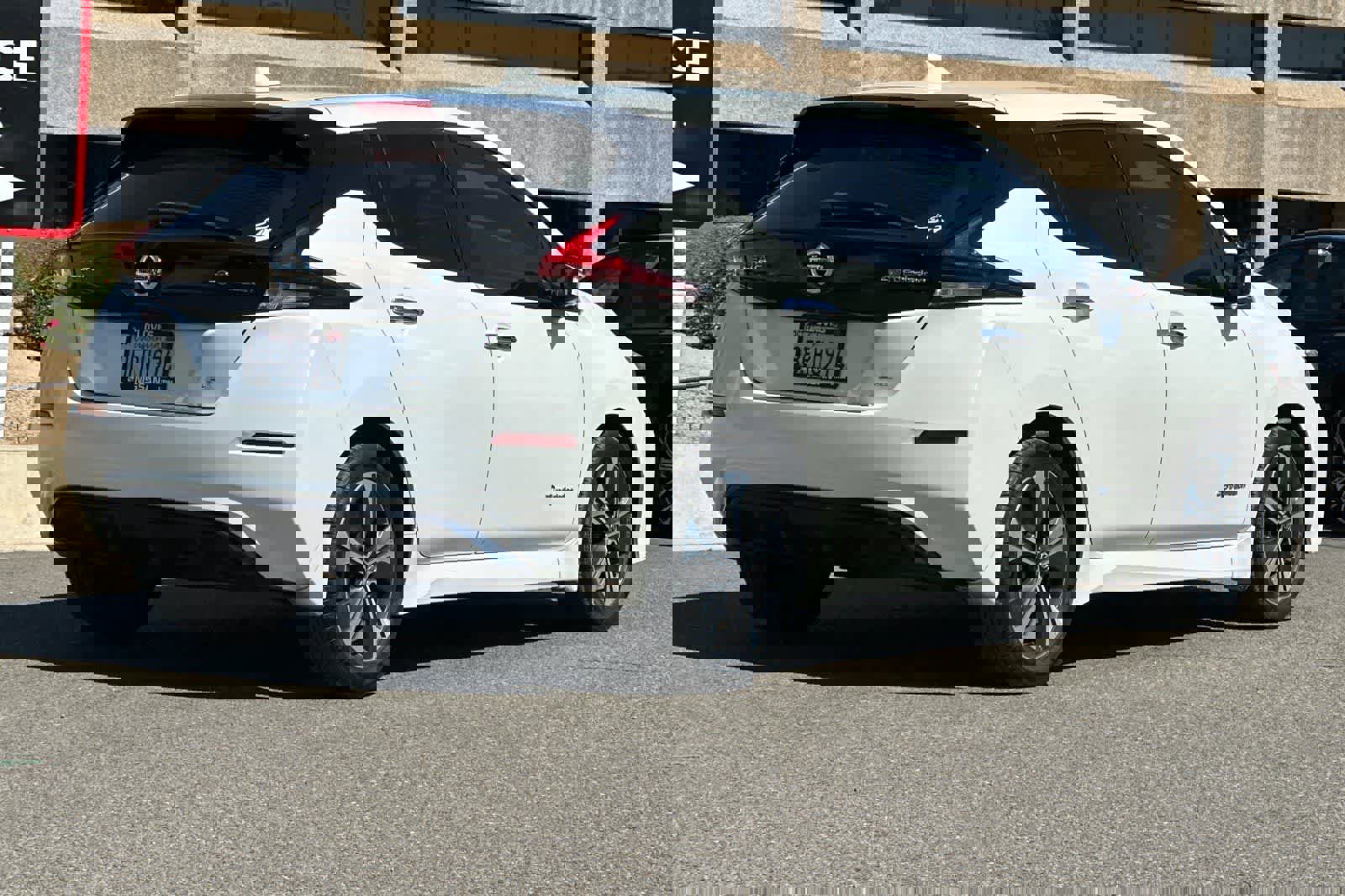 Used 2018 Nissan Leaf SL w/ SL Technology Package image 3