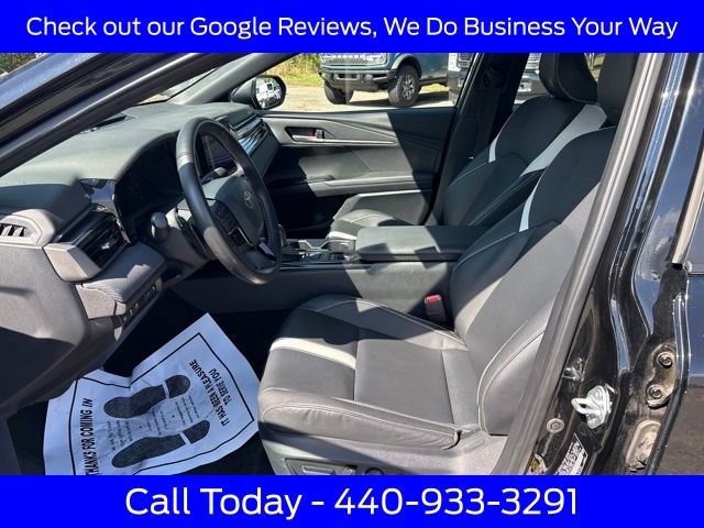 Used 2025 Toyota Camry SE image 11