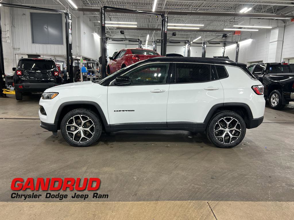 Used 2024 Jeep Compass Limited image 1