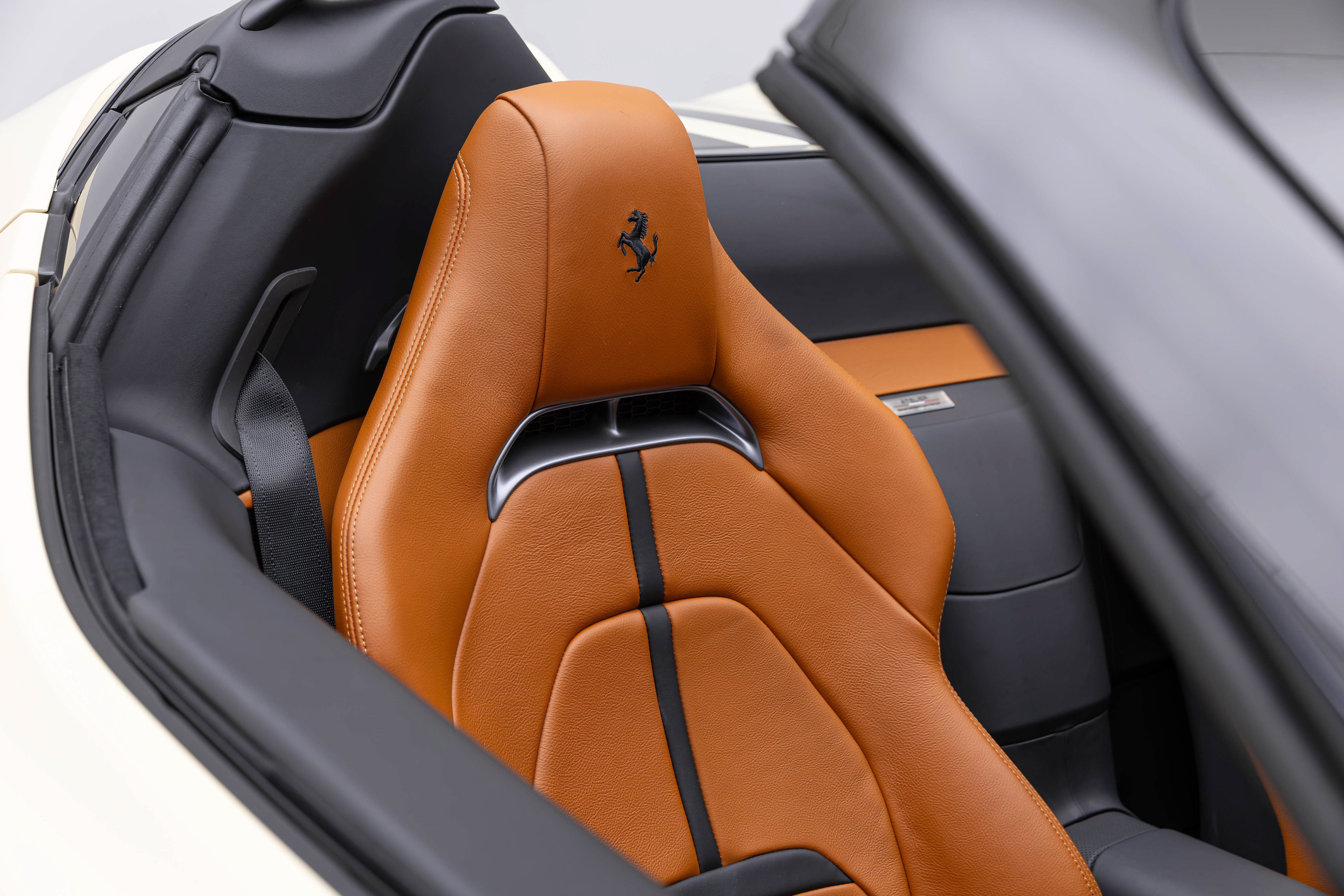 Used 2025 Ferrari SF90 Spider AWD/4WD image 25