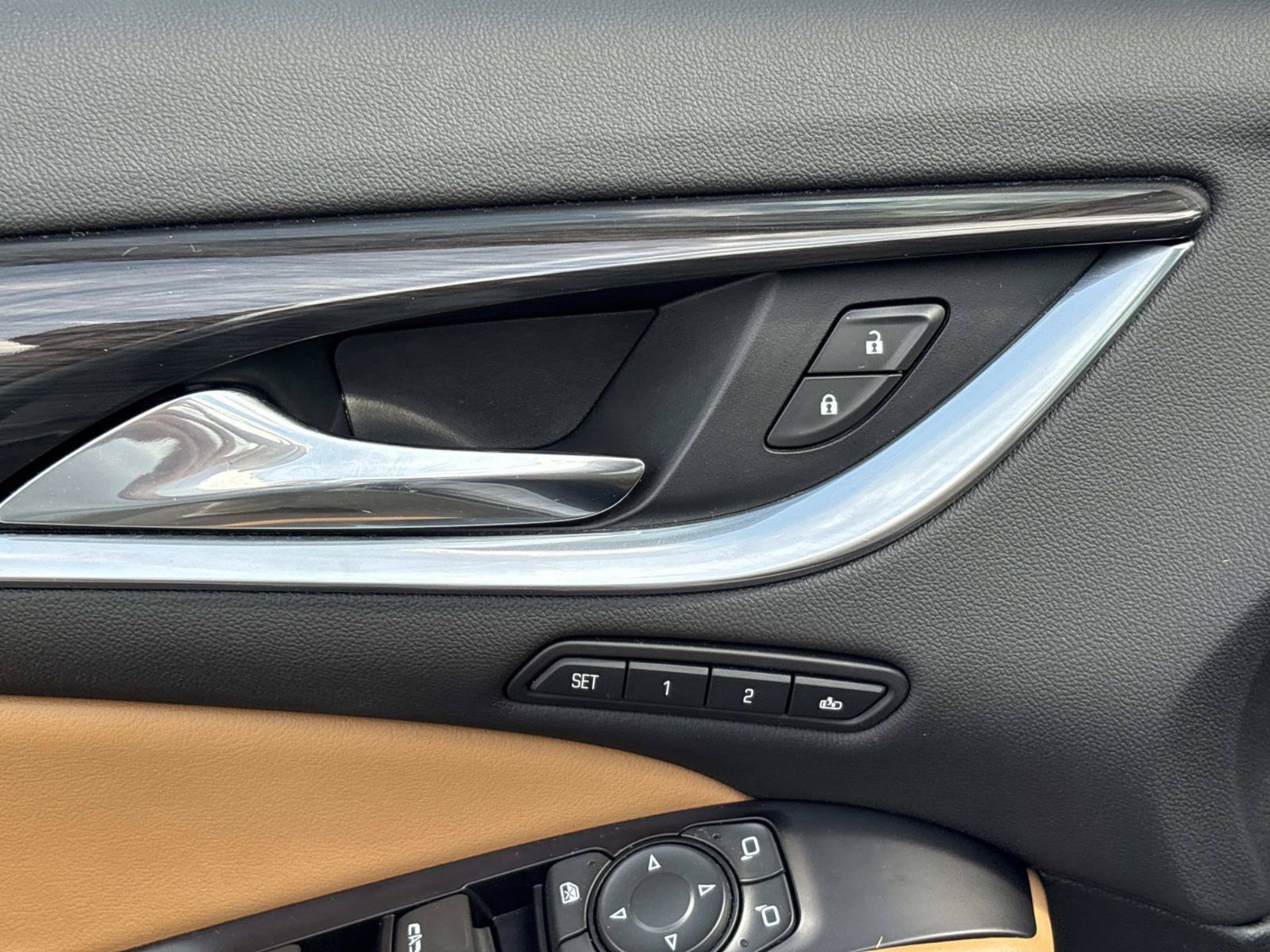 Used 2018 Buick Enclave Premium FWD image 26